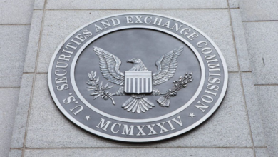 SEC tuyên bố các hồ sơ Bitcoin ETF là không đầy đủ, giá BTC quay đầu